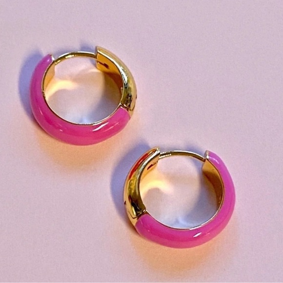 Kate Spade Candy Drops Enamel Huggie Hoop Earrings in magenta pink - Picture 4 of 11